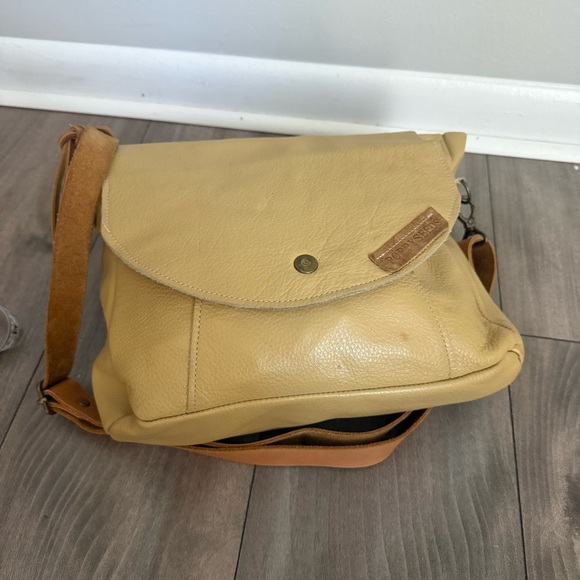 Poppy seeds genuine leather satchel bag - Picture 2 of 8